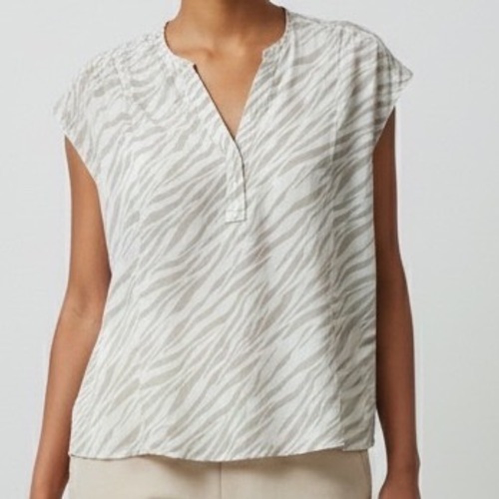 Banana Republic Womens S Zebra print Blouse Cream Tan NEW safari mob wife